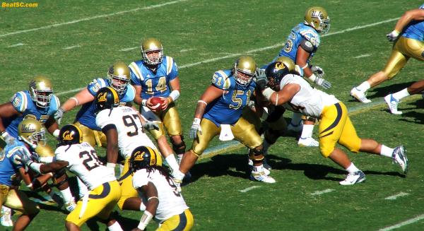 #51 - Kai Maiava, Center.